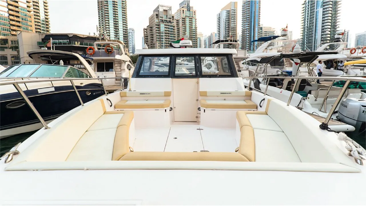 36ft Silver Craft Thunder Yacht Tour -  includes unlimited soft drinks, tea, coffee and water