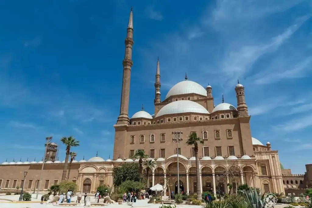 Explore Citadel of Saladin, Sultan Hassan & Al-Rifa’i Mosques, and Khan El Khalili